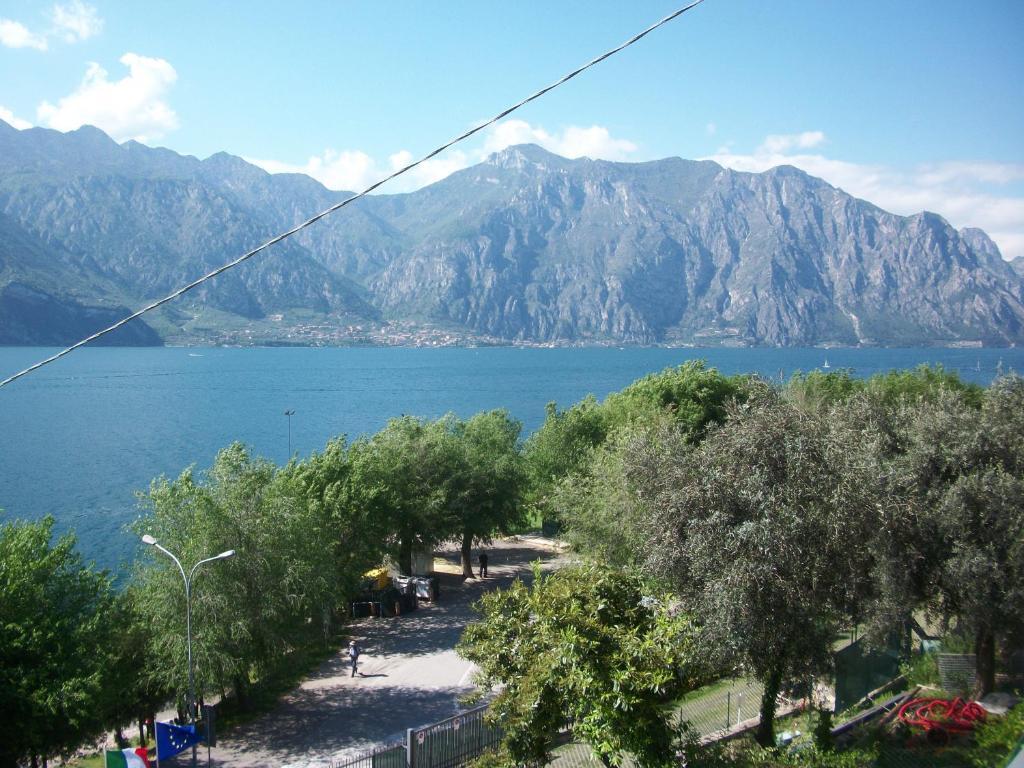 Hotel Casa Marinella Malcesine Exterior foto